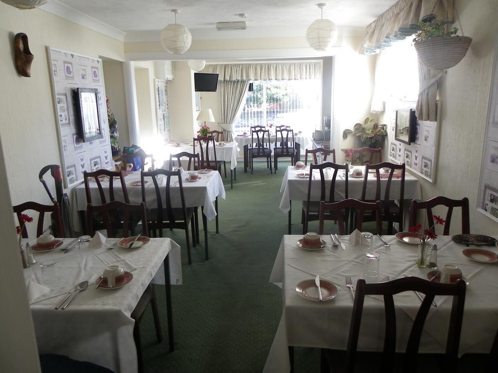Monravon Guest House 霍利黑德 外观 照片