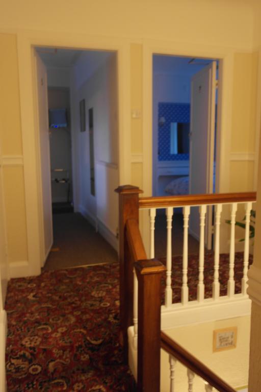 Monravon Guest House 霍利黑德 外观 照片