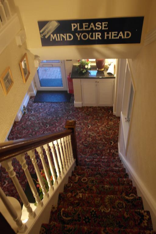 Monravon Guest House 霍利黑德 外观 照片