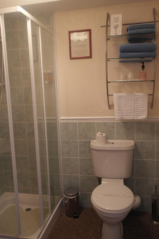 Monravon Guest House 霍利黑德 外观 照片