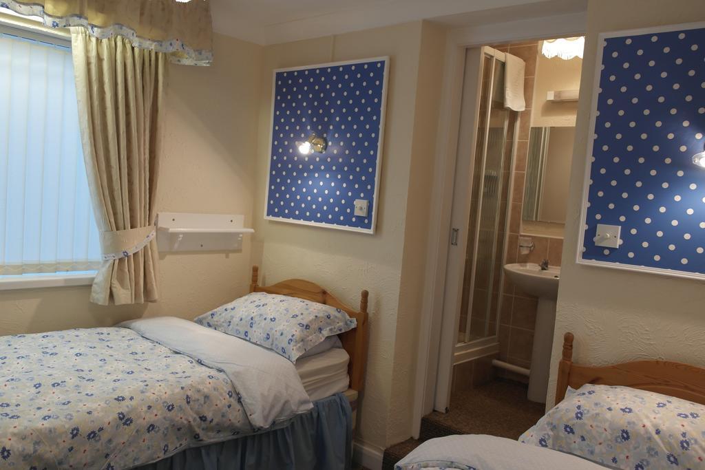 Monravon Guest House 霍利黑德 外观 照片